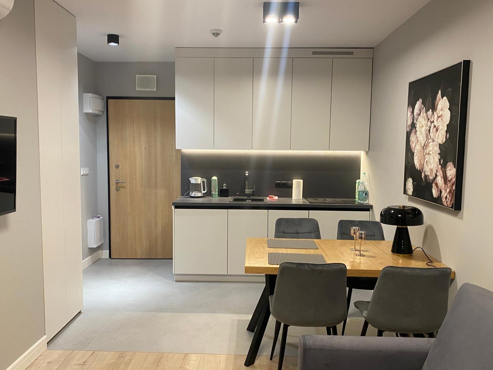 Wiktoryn 6 Piekne Nowe Apartamenty Z Duzymi Balkonami 바르샤바 외부 사진