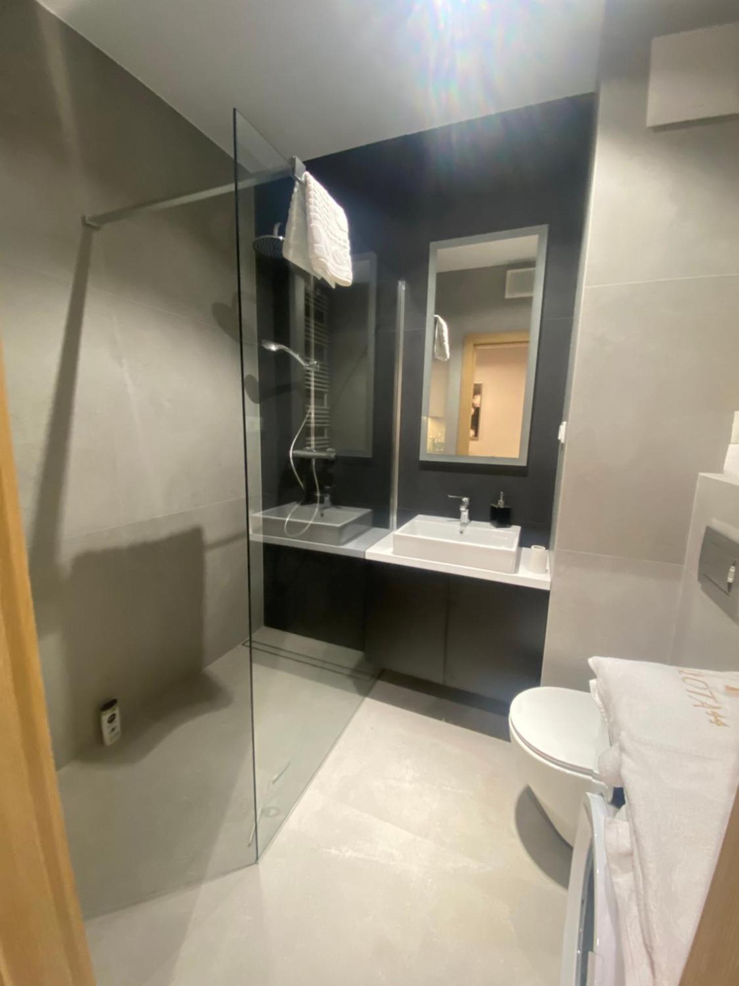 Wiktoryn 6 Piekne Nowe Apartamenty Z Duzymi Balkonami 바르샤바 외부 사진